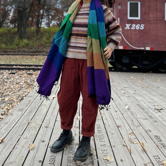 Himalayan yak wool shawl/wrap/scarf handmade in Nepal. Warm Soft Light. - Picture 2 of 9